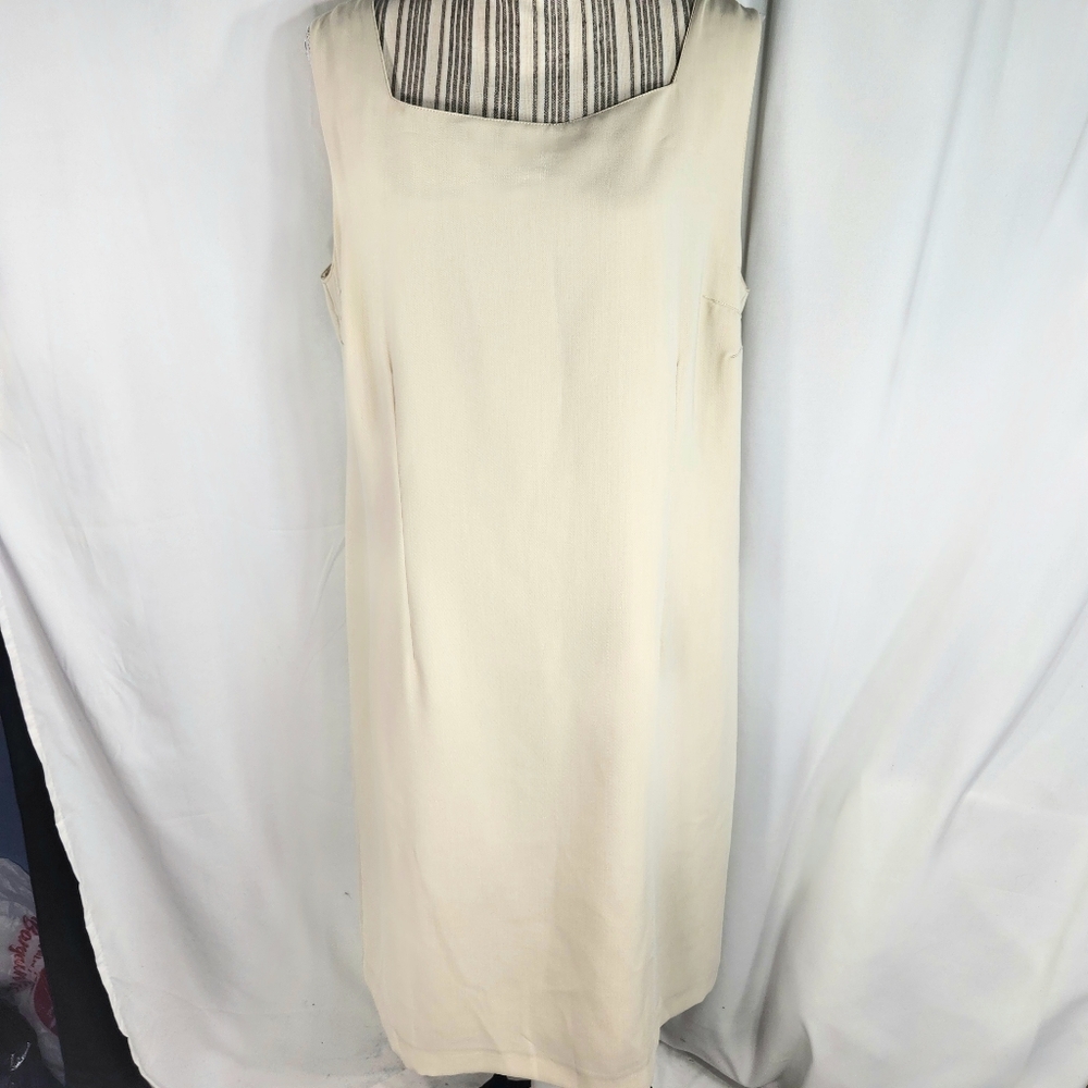 Mellachia Beige Sleeveless Square Neck Back Slit Zip Up Back Dress Size XLarge
